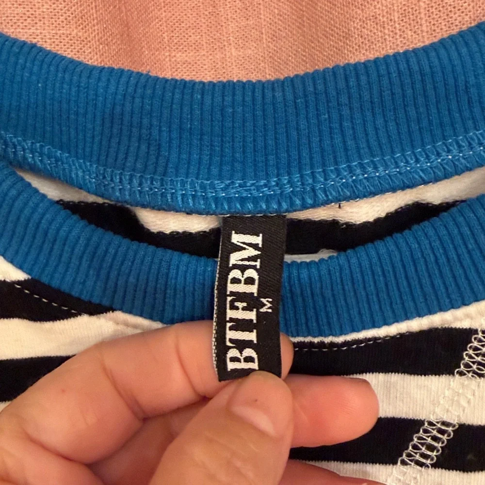 Oversized Striped Crewneck - Picture 4 of 7